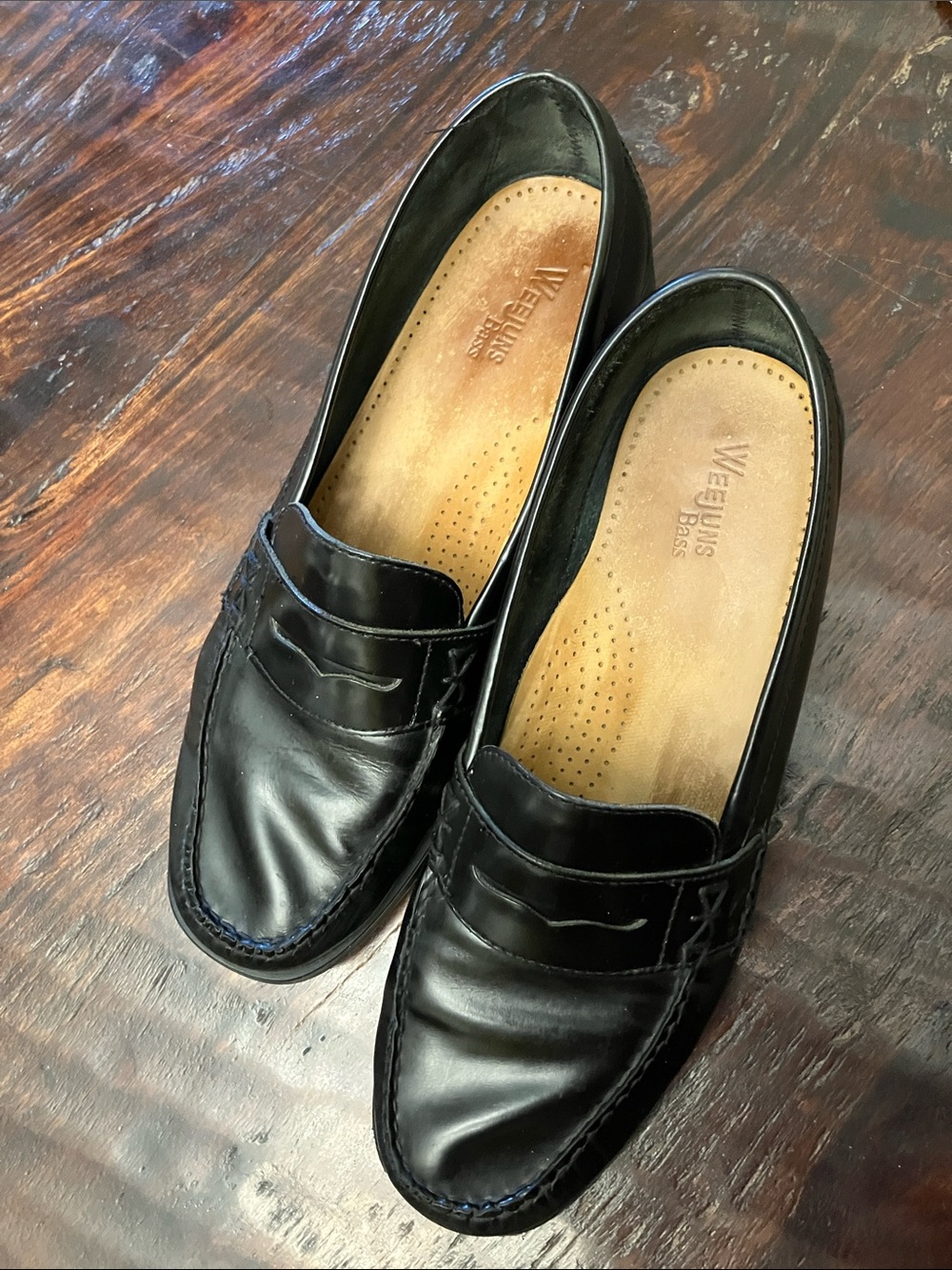 G.H. Bass & Co. Black Leather Women's Penny Loafers - Picture 2 of 4